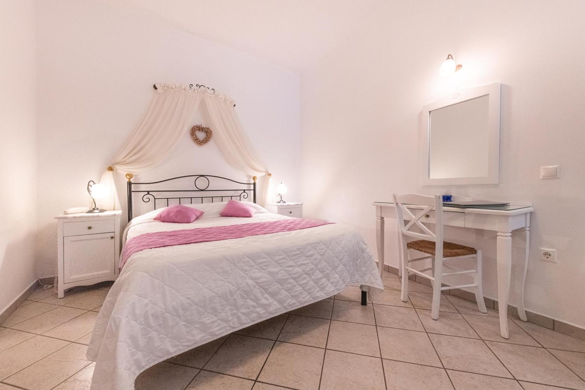 Reverie Santorini Hotel Firosztefáni Kültér fotó