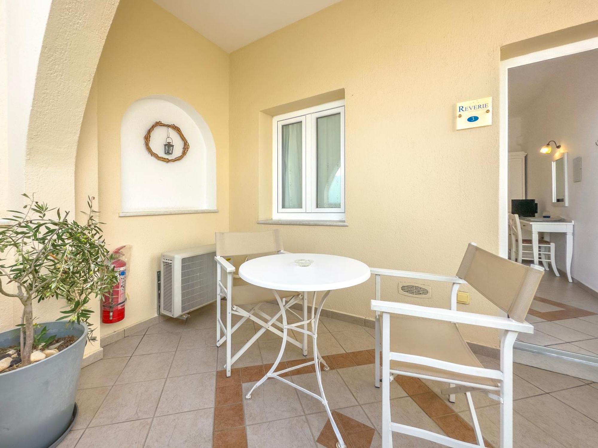 Reverie Santorini Hotel Firosztefáni Kültér fotó